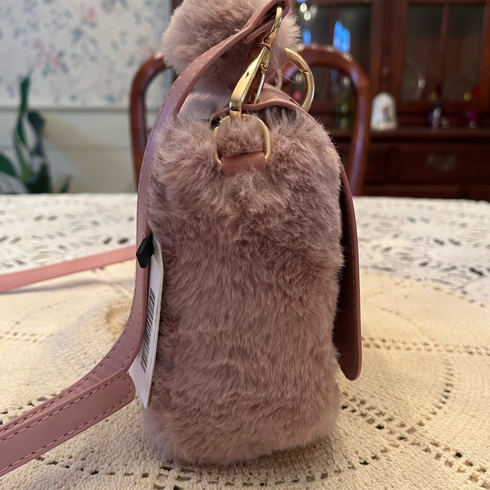 💖Pia Rossini “Hepburn” Faux-Fur Crossbody 
    Bag💖 - Picture 10 of 16